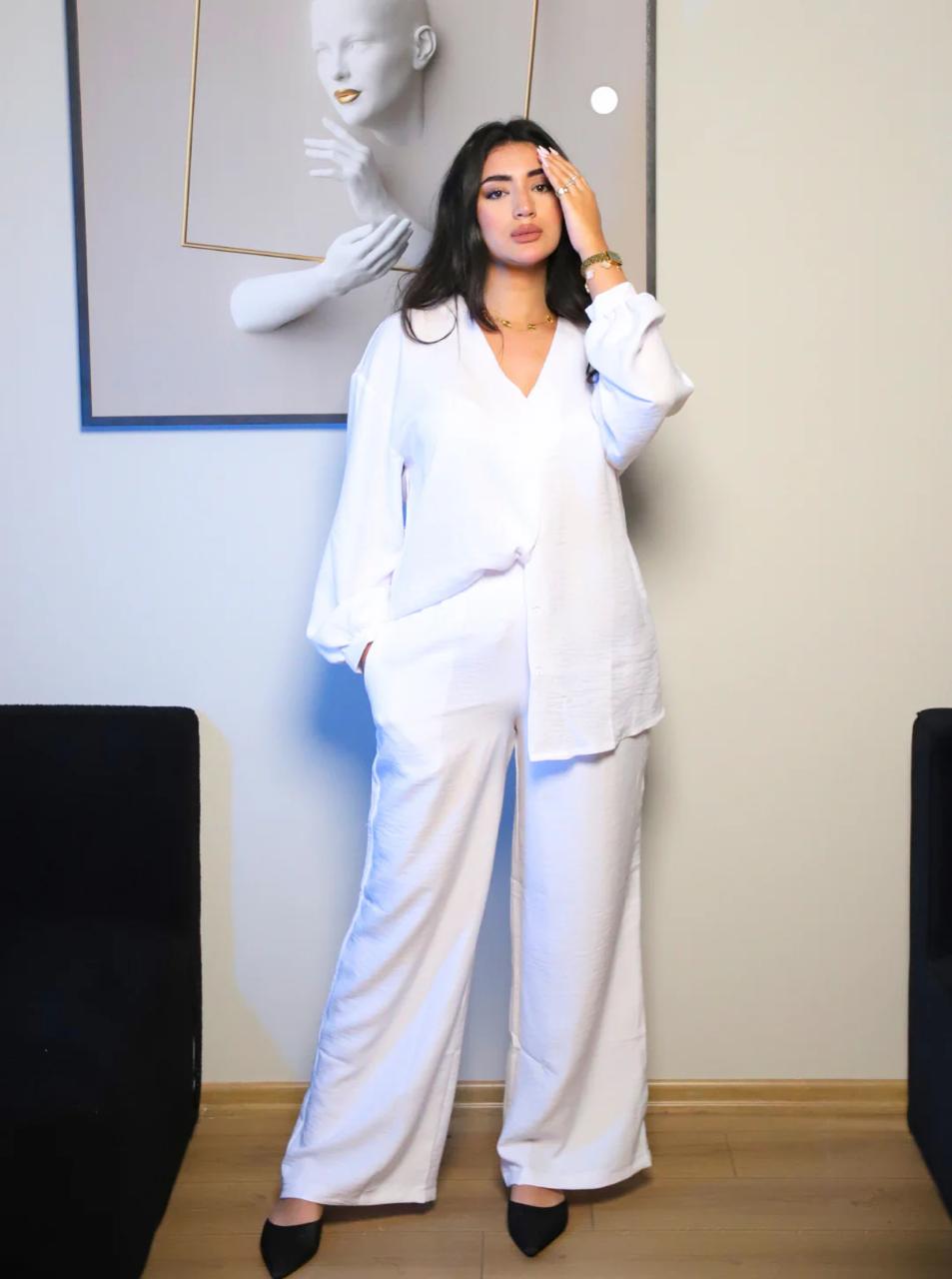 موديل نسائي عصري بلمسة بسيطة وراقية